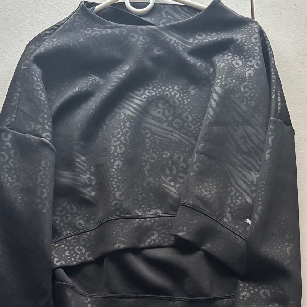 Puma Black Long Sleeve Top yoga workout black cheetah print luminescent